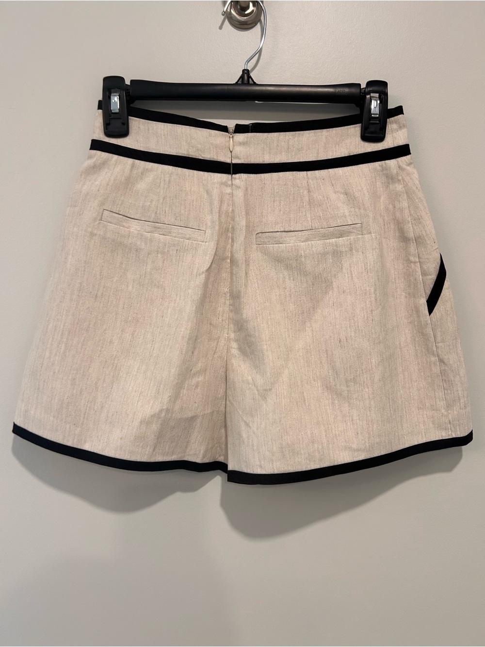 Milly solid linen short - Picture 5 of 5